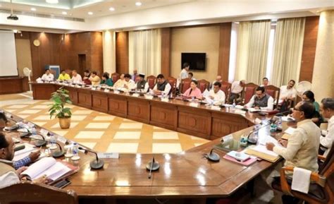 Shivraj Cabinet Meeting : शिवराज कैबिनेट की महत्वपूर्ण बैठक संपन्न, 450 ...
