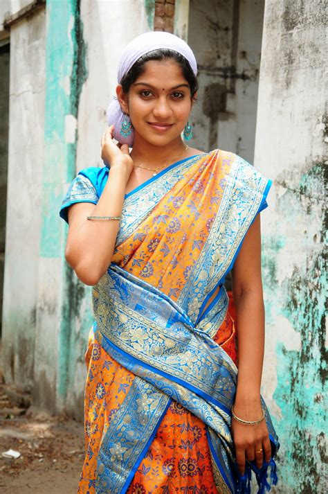 Actress HD Gallery: Swasika tamil movie actress hot saree photo stills