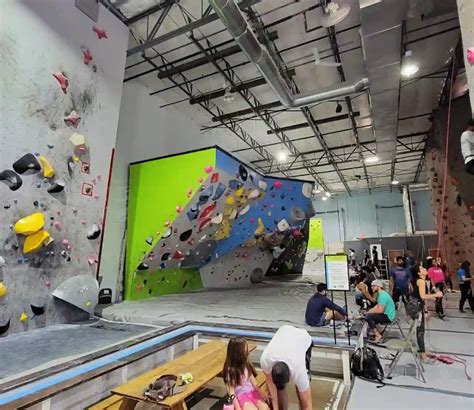 Canyons Climbing Gym | Frisco's Top Indoor Climbing Experience