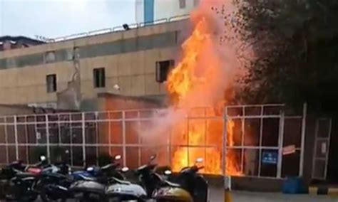 Fire breaks out near AIIMS Trauma Centre after transformer blast