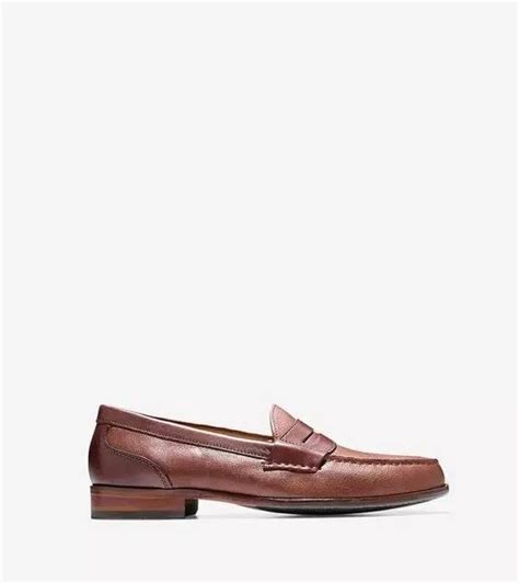 假借买鞋揩油女店员最新素材