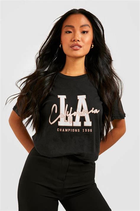 Petite La Slogan Oversized T-shirt | boohoo USA