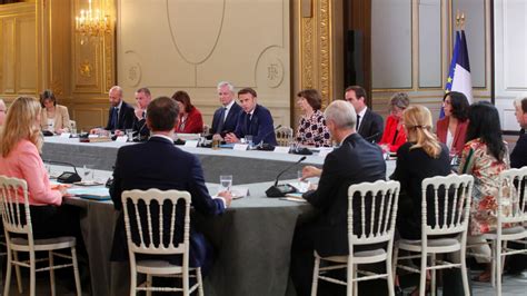 Un premier Conseil des ministres éclipsé par l'affaire Damien Abad