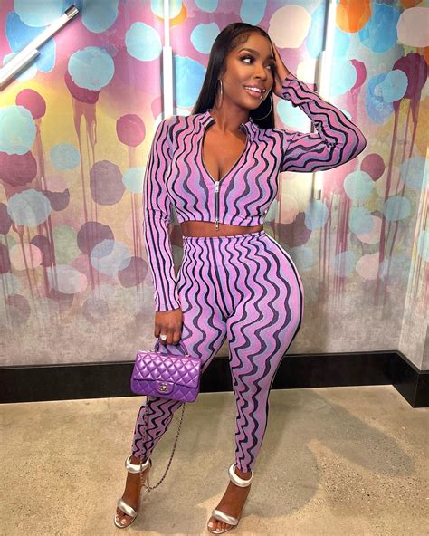 Little Ms. Golden | I heard that pressure bust pipes, i come so hard Set @whatprettygirlswear ...