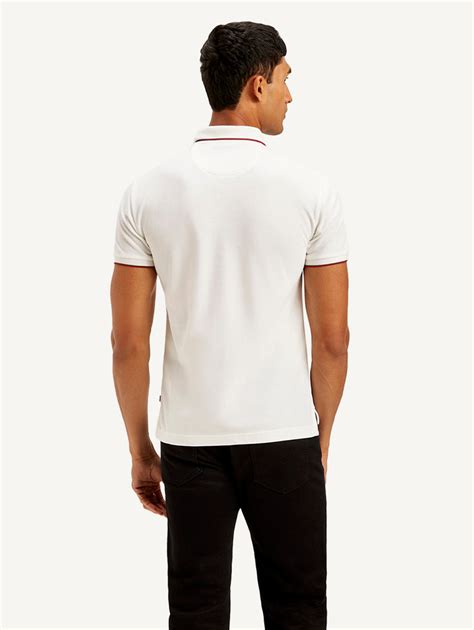 Men's Solid Slim Fit Polo T-shirt – Levis India Store
