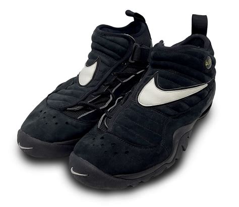 House of Bulls - Memorabilia - dennis-rodman-shoes | Chicago Bulls