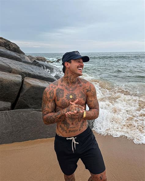 ️tattoos ideas ️ | Beautiful 😍🖤 Follow: @home_of_tatts Model: @bigcakeangel - - - #tattoo # ...