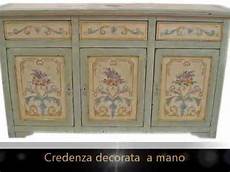 credenze classiche legno credenze classiche in legno massello laccate e decorate a credenze classiche legno credenze classiche in legno massello laccate e decorate a