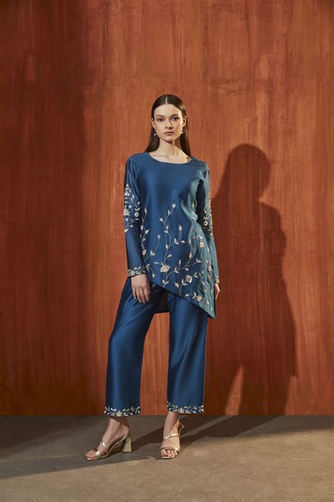 Hand Embroiderd A-symmetric kurta paired with wide leg Embd Ankle Leng ...