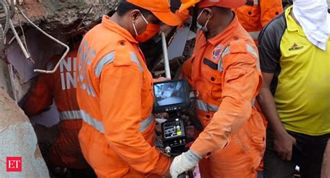 Raigad building collapse: 2 dead, 18 still feared trapped; rescue ...