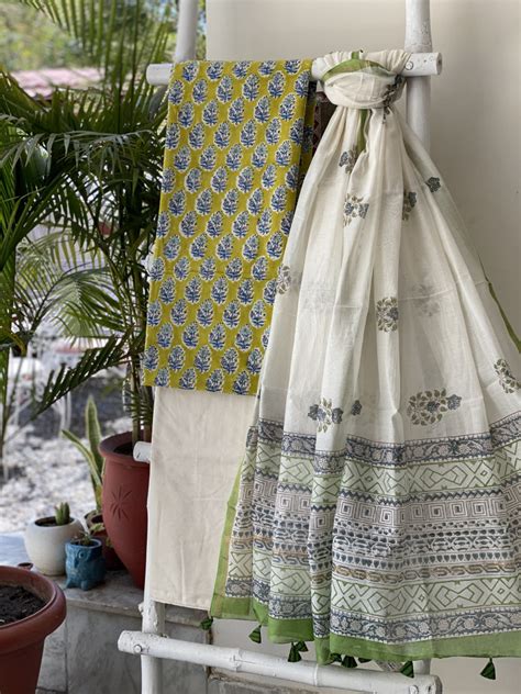 LIME GREEN-OFF WHITE COTTON CHANDERI DUPATTA SET