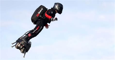 A Man Flew Across The English Channel Using A Flying Hoverboard And The ...