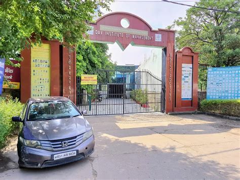 DAV University, Jalandhar: Courses, Fees, Admissions, Cutoffs, Reviews