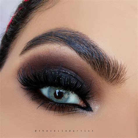 Black Glitter Smokey Eyes Tutorial + Where have I been - The Veiled Artist