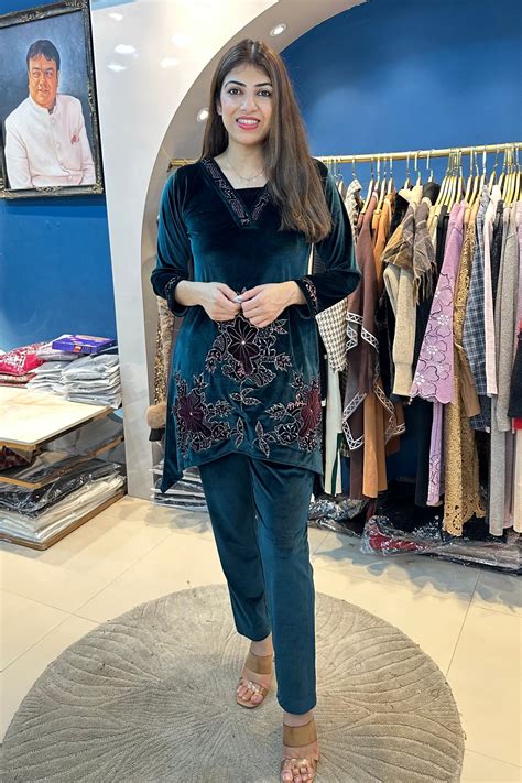 2pc Velvet Co-ord Set – Raas by Riya