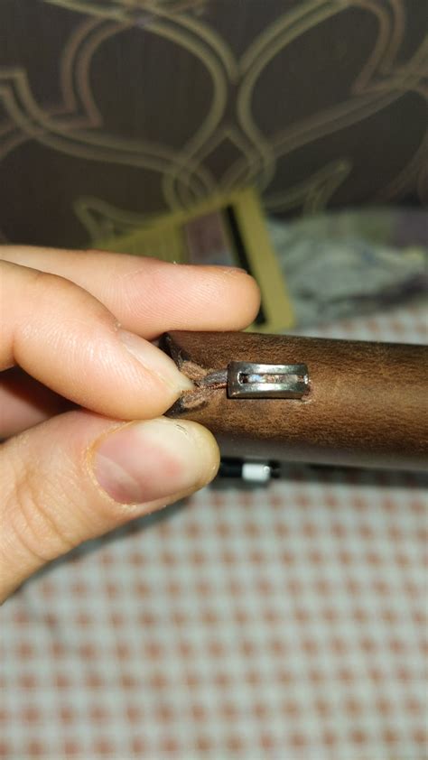 Does anyone's leather also have some sort of layers inside? : r/midori