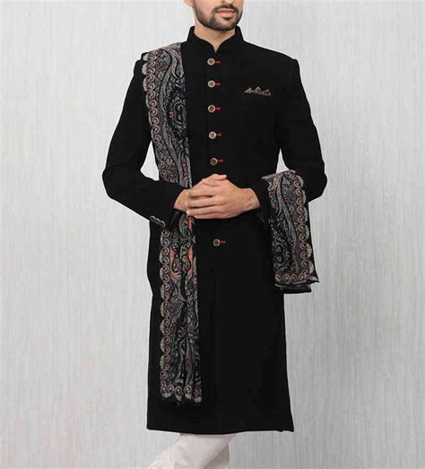 Kartik Aaryan’s velvet sherwani is perfect for the next wedding you ...