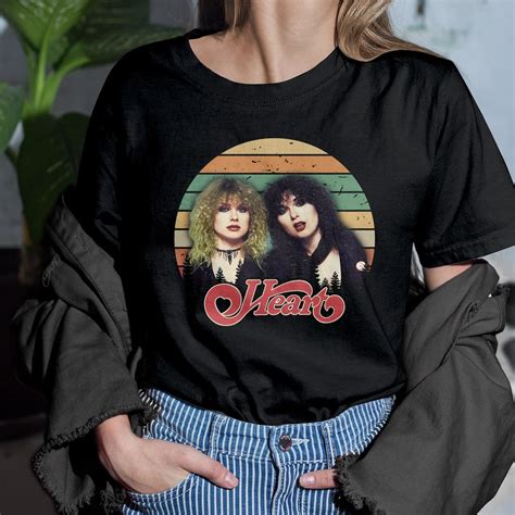 Heart Band Retro Vintage Unisex T-shirt - Teeruto