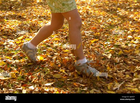 Running Girl 的图像结果