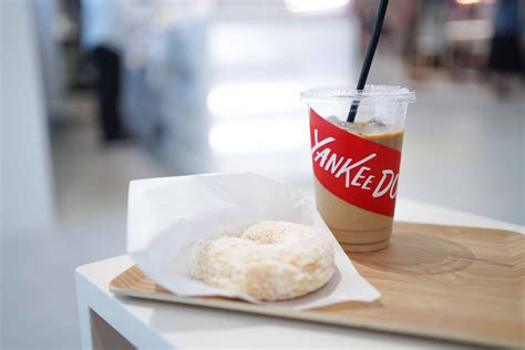 YANKEE DONUTS プロジェクト | 札幌 店舗デザイン・ブランディング | NEW inc.