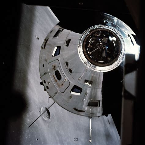 Apollo 17 Command Module 的图像结果