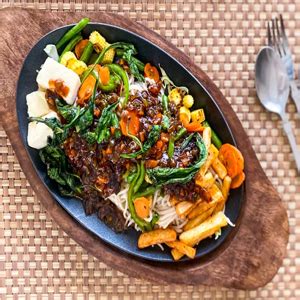 Buy Bridge2shopping Sizzler Plate with Wooden Base, Cast Iron Sizzler ...
