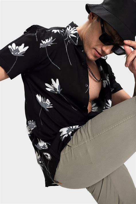 Buy Men's Tsubaki Black Shirt Online | SNITCH