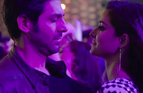 Pati Patni Aur Woh Movie User Reviews & Ratings | Pati Patni Aur Woh ...