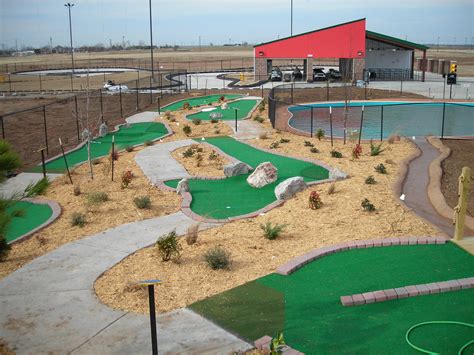 Miniature Golf Course 的图像结果