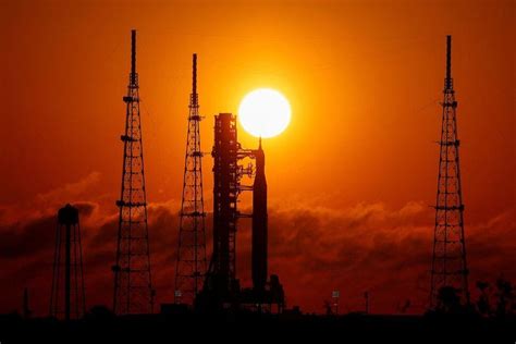 NASA Plans Moon Base, Nuclear Spacecraft in Multibillion-Dollar Moon ...