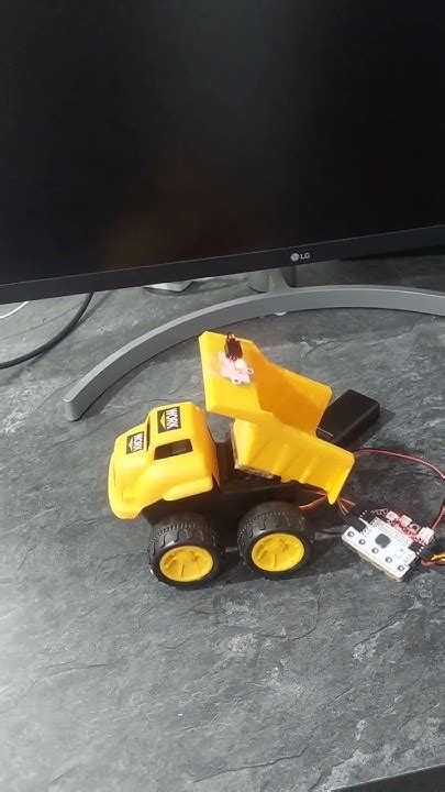 Rezultat imagine pentru YouTube Micro Bit Project