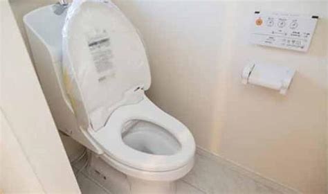 日本连环大盗盯上男厕所，专偷小便池盖子？警察懵：偷这能干啥？ | Redian新闻