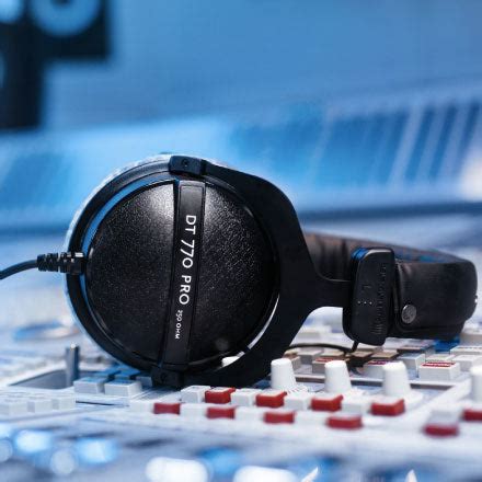 Beyerdynamic DT 770 Pro vs Audio-Technica ATH-M50x