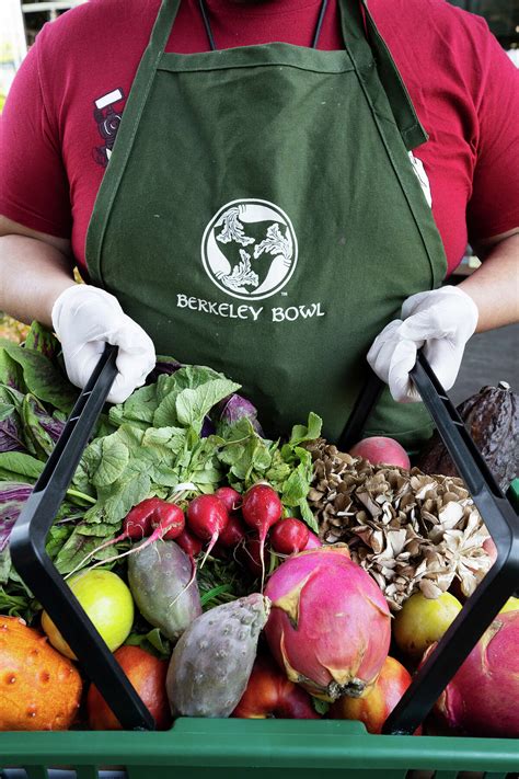 How Berkeley Bowl cashiers memorize literally everything in their ...