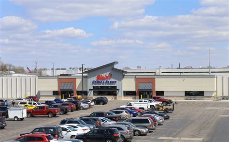 BLAIN'S FARM & FLEET - BARABOO, WISCONSIN - Baraboo WI - Hours ...