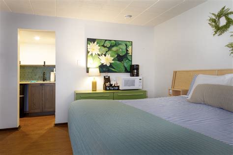 Rooms — Falling Waters Lodge