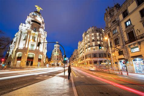 Calle Gran Vía in Madrid - Explore, Shop and Dine Along One of Madrid’s ...