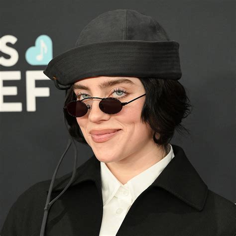 Billie Eilish Shows Off Her Weight Loss While On An ‘Affectionate’ Date ...