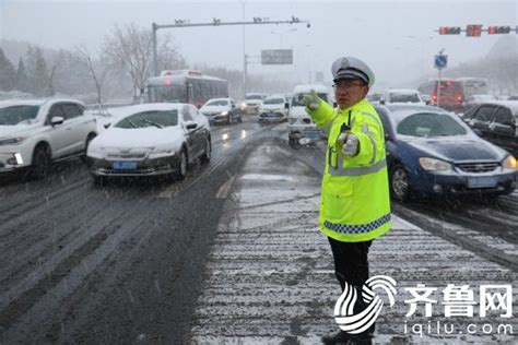 ”雪姑娘“如期而至 威海的上班族们这样”迎接“_威海民生_威海_齐鲁网