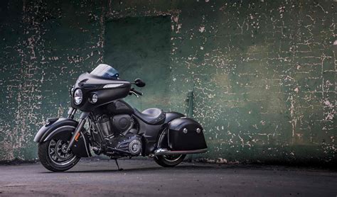 2017 Indian Chieftain Dark Horse Review