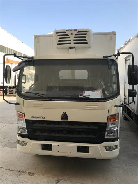 Food Truck Refrigerator Freezer Refrigerated Van Freezer Box Truck HOWO ...