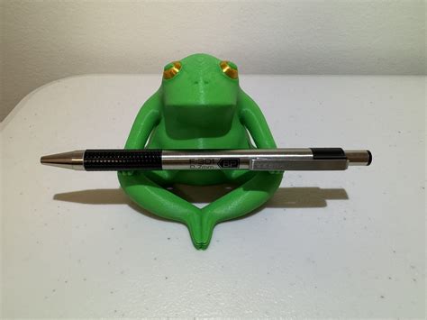 Free STL file Frog Pen Holder 🐸・3D printable design to download・Cults