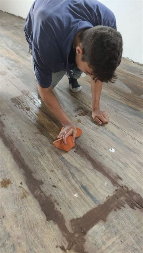 5 Step DIY Tutorial for Grouting Tiles Like a Pro l How to Grout Tiles ...