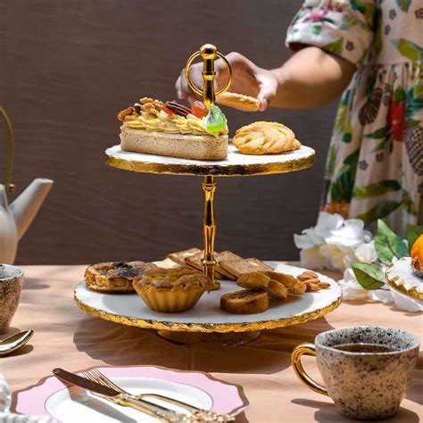 Clara (Two-Tiered Stand) – ISAAKA