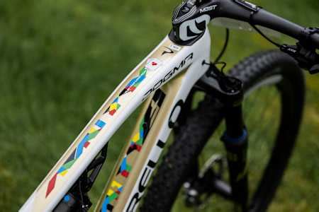 Tom Pidcock's 2023 mountain bike: Pinarello Dogma XC