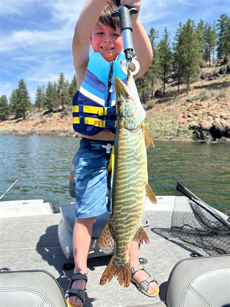 6-year-old angler lands a rare trophy at Phillips Reservoir near Baker ...