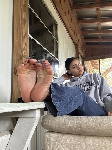 IvyFootGoddess | Free Live HD Feet Sessions