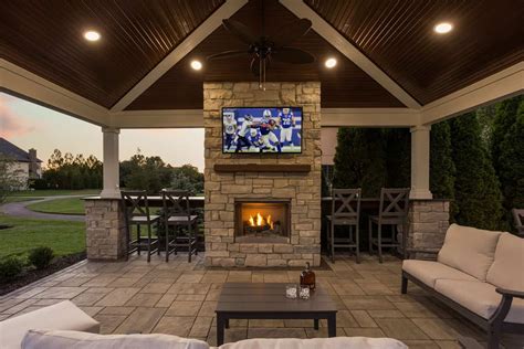 Outdoor Entertainment Area Ideas & Designs - Buildi