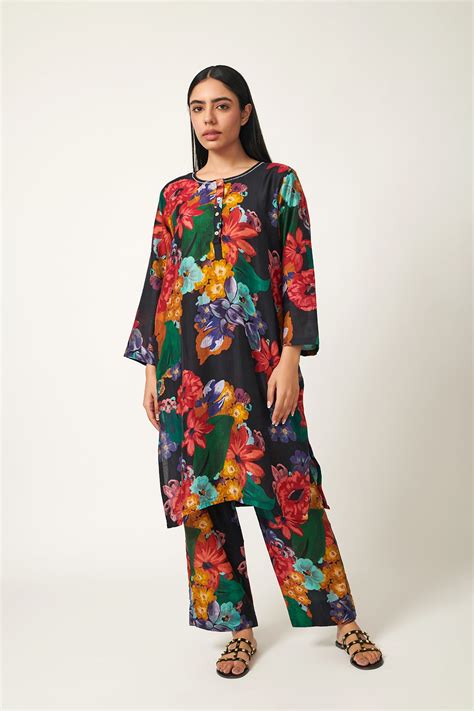 Songs Of Summer Black Kurta Set of 2 – ITRAAKE