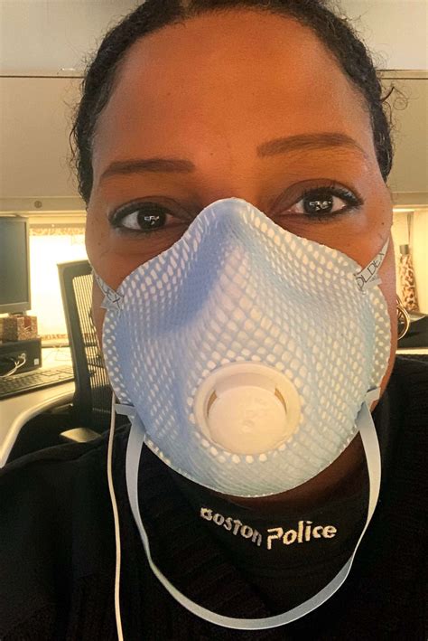 Boston police officer belts out 'America the Beautiful' to spread ...